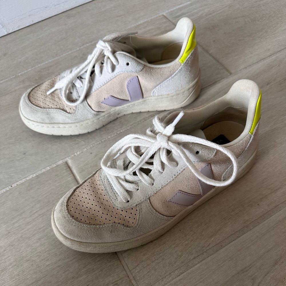 Veja sneakers suede good condition